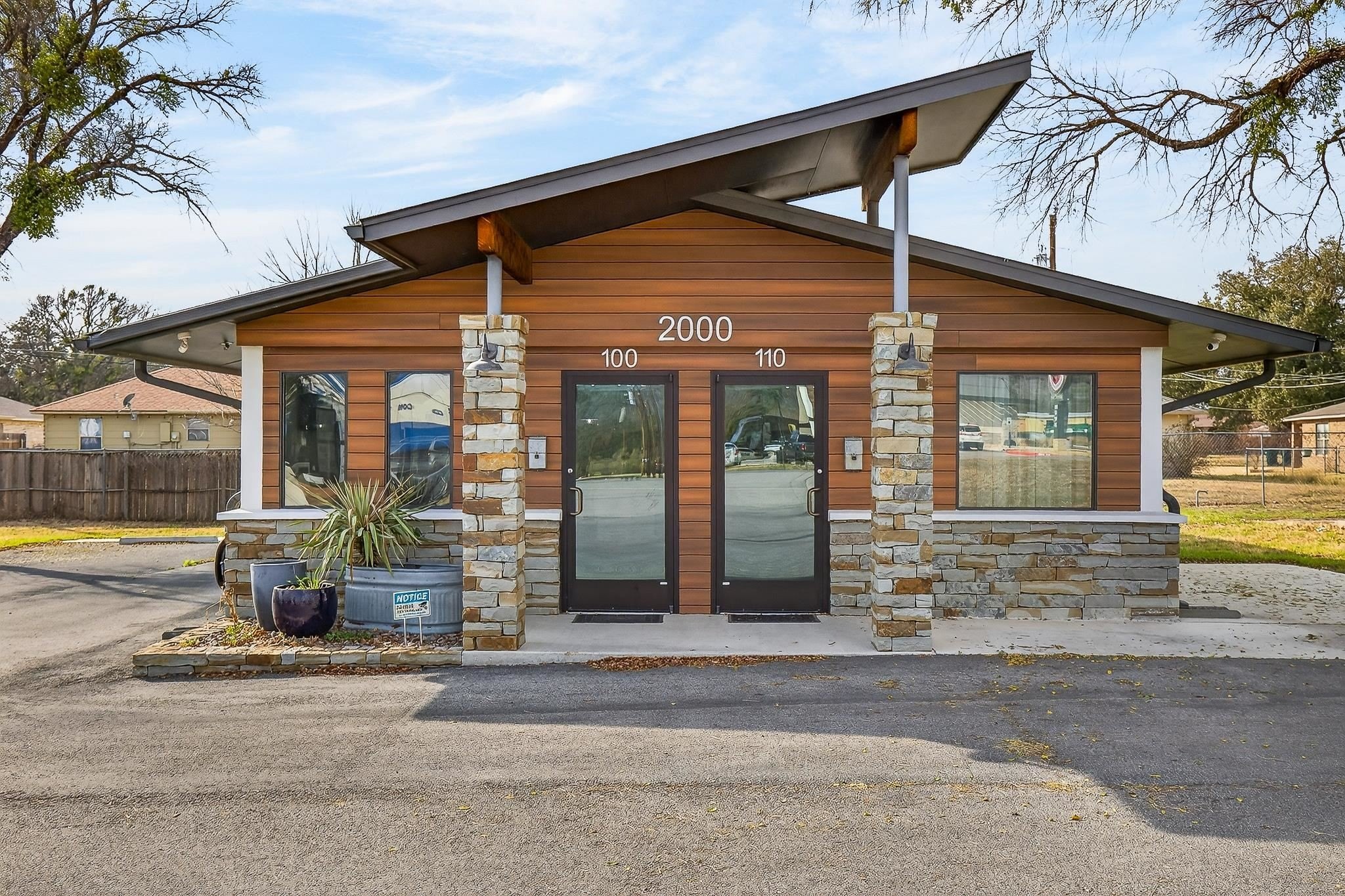 Remodeled Commercial Space on Highway