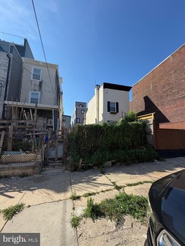 LAND - PHILADELPHIA, PA