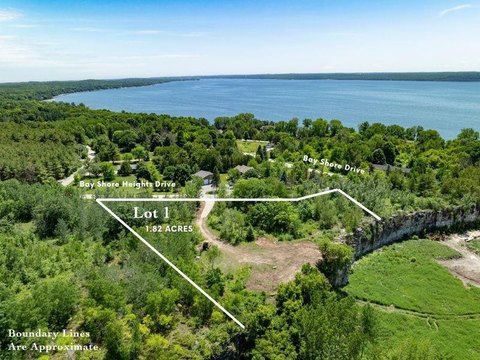 Sturgeon Bay Bluff Property