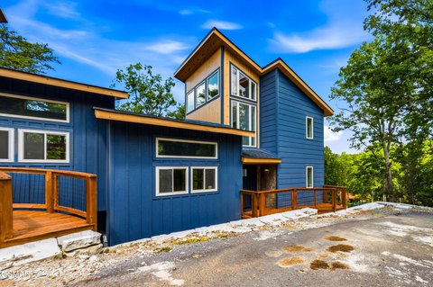 Two-Bedroom Townhome with Fireplace
