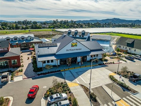 Open-Air Farm & Marketplace Retail Suites