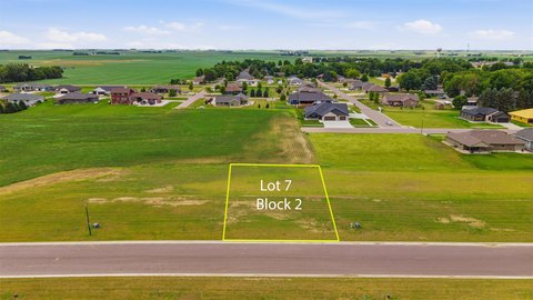 LAND - Larchwood, IA