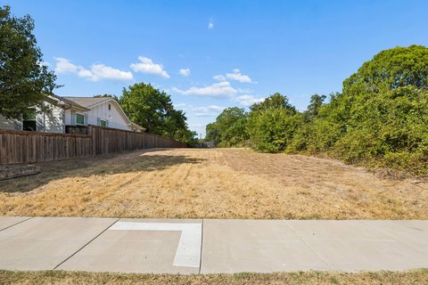 Land, Dallas, TX