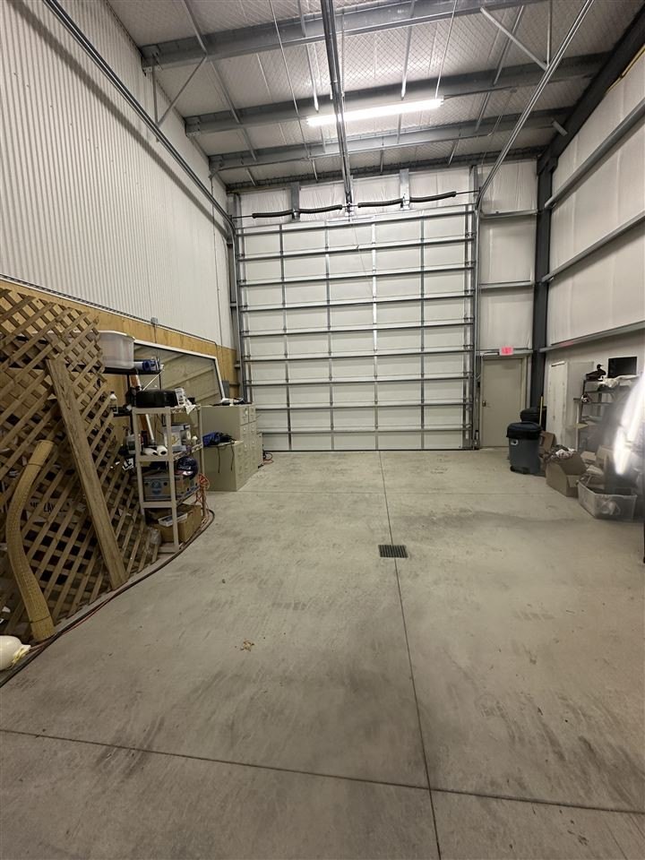 Commercial/Industrial Unit in Charlevoix