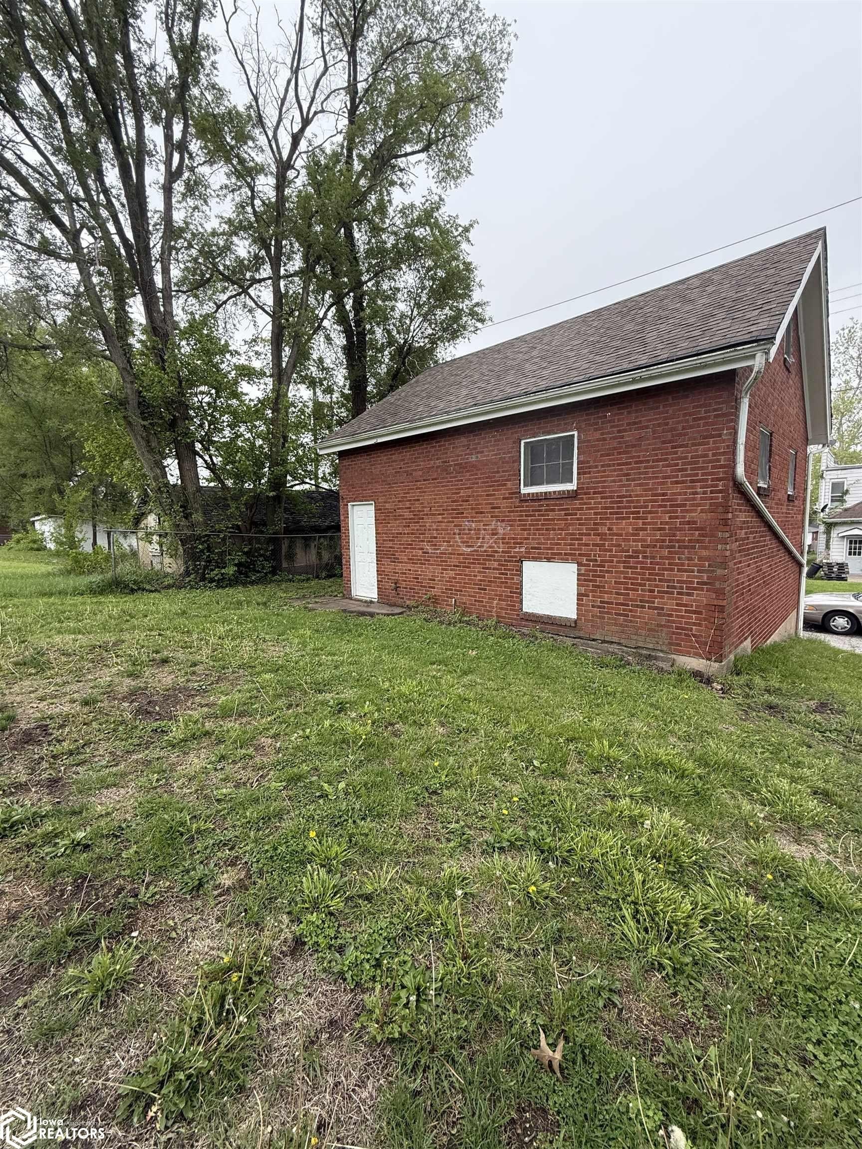 Keokuk Land with Carriage House