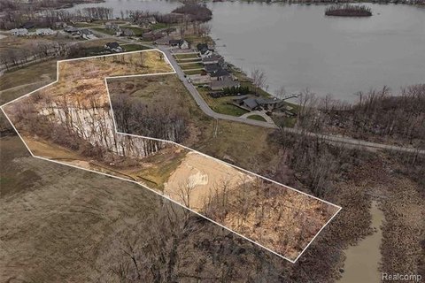 Lakefront Land in Liberty Shores