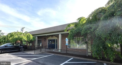 Medford Flex Building for Lease