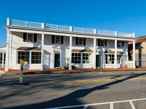 Mixed-Use Office and Retail Building