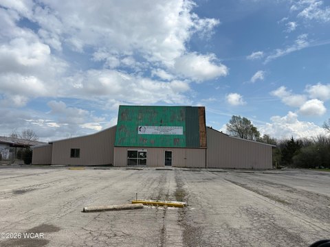 Lima Commercial Space Available