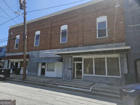 Versatile Commercial Building in Millen, GA