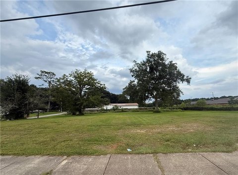 Spacious Lot Near Amenities