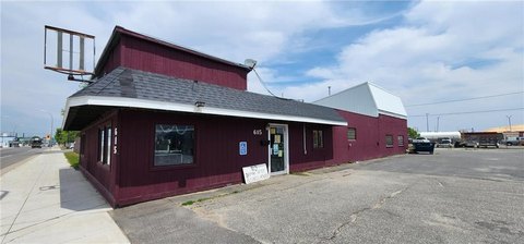 Commercial Building in Prime Location