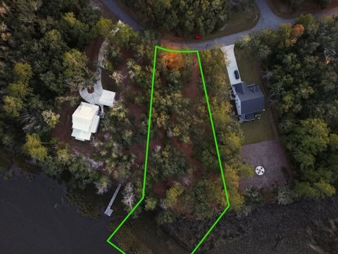 Riverfront Residential Lot in Waverly