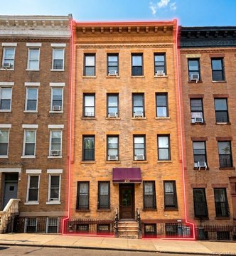 8-Unit Brick Apartment Building