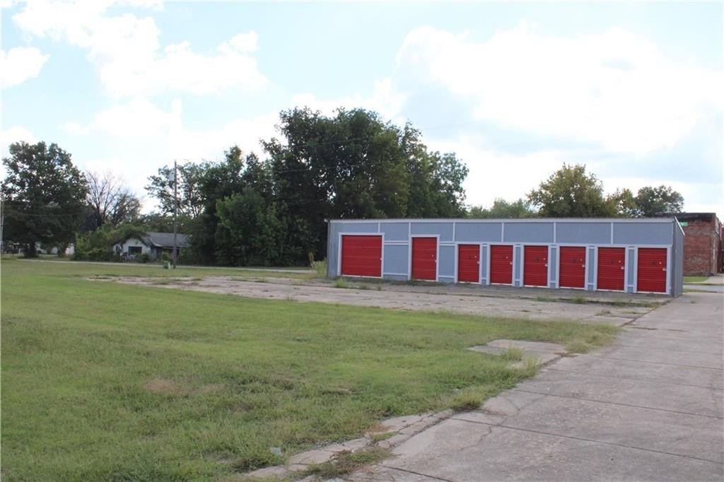 Mini Warehouse on Corner Lot