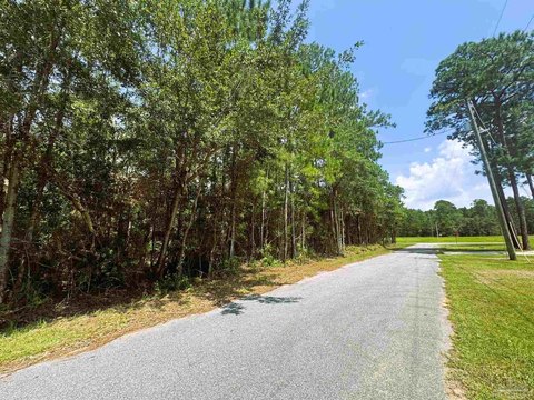 Land, Milton, FL