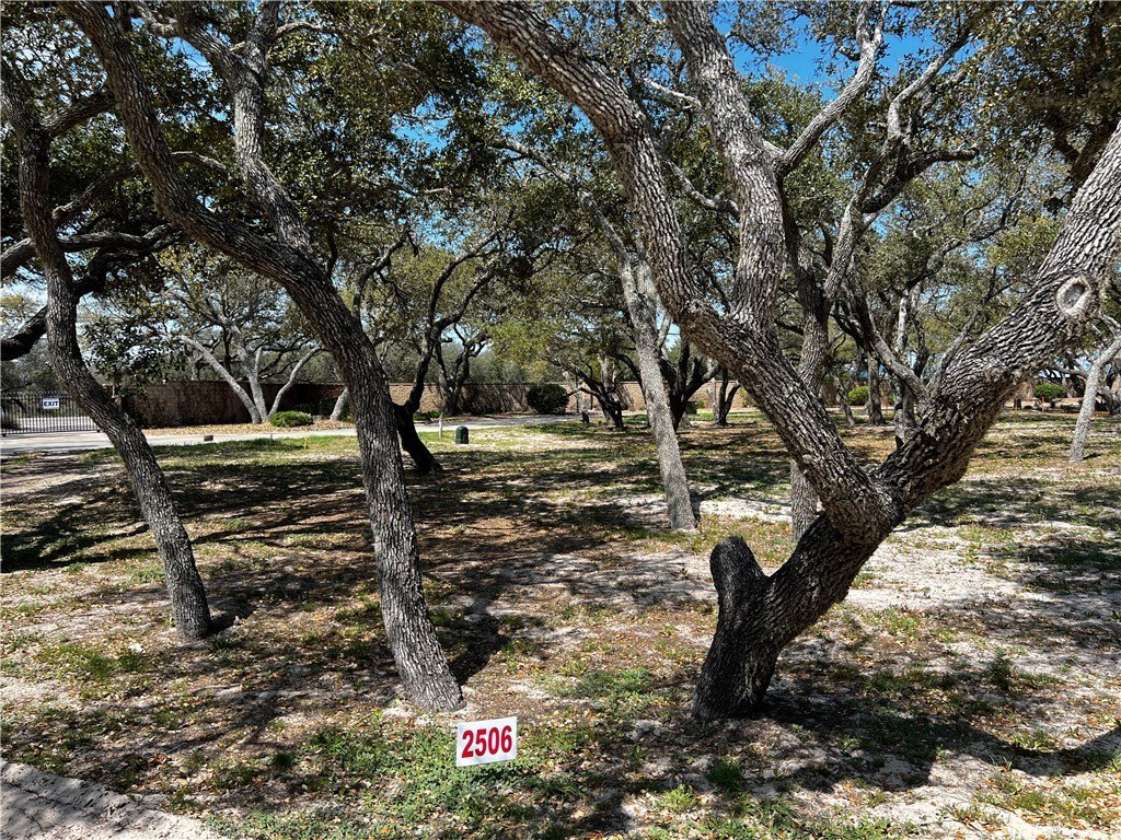 Residential Land in Royal Oaks