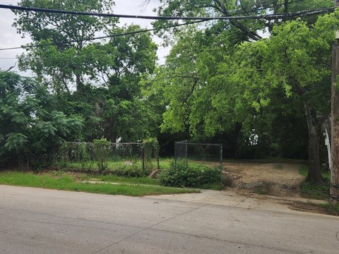 LAND - Dallas, TX