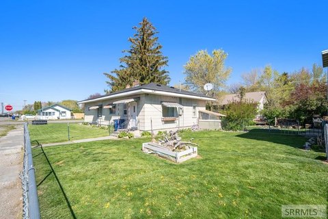 Duplex with Detached Second Residence