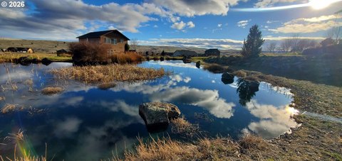 Land, Maupin, OR