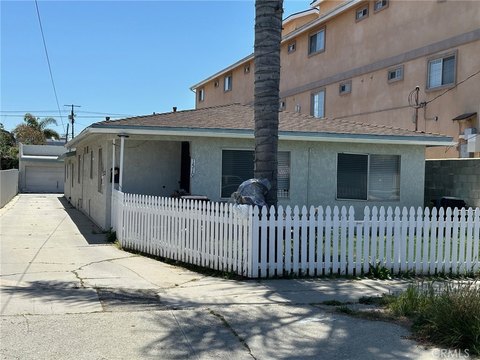 Duplex For Sale in Torrance