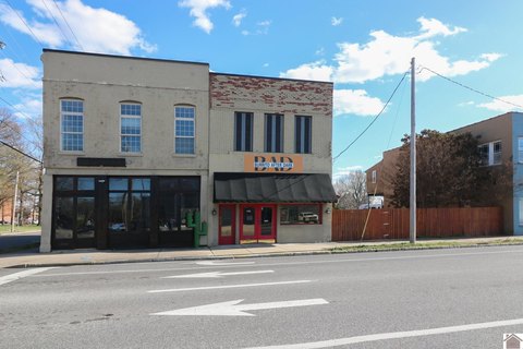 Two-Story Retail and Restaurant Building