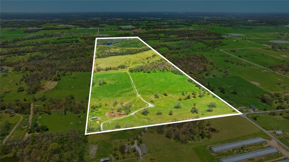 158 Acres with Private Lake