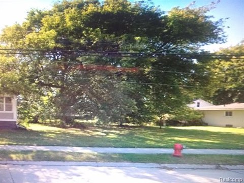 Residential Land in Roseville, MI