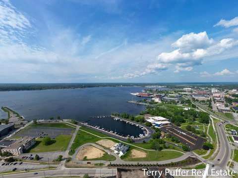 Waterfront and Water-Facing Buildable Lots