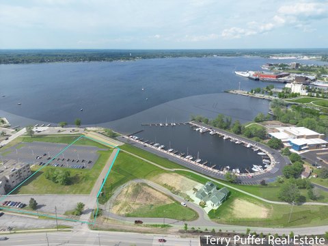 Waterfront and Water-Facing Buildable Lots