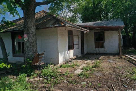 LAND - Devine, TX