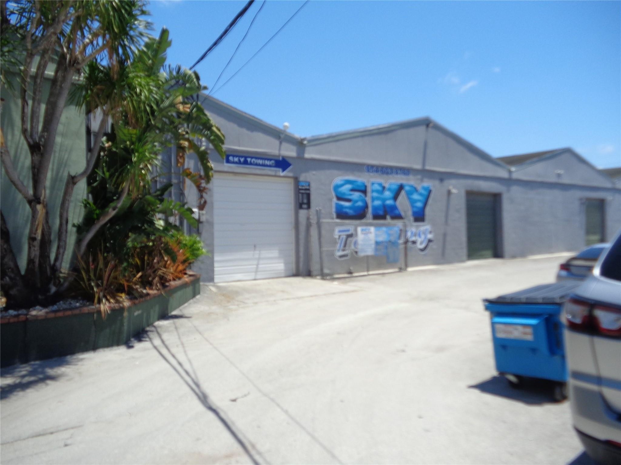 Davie Warehouse on Acre Land