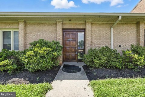 Ground-Level Office Space in Alexandria