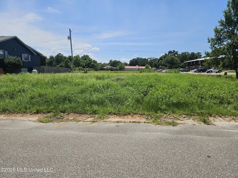 LAND - Pass Christian, MS