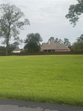 Restricted Residential Lot in Subdivision
