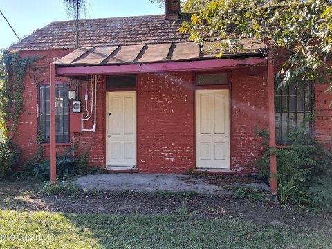 Natchez Commercial Building For Sale