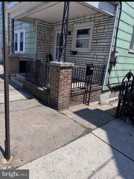 Cash-Flowing Duplex Investment