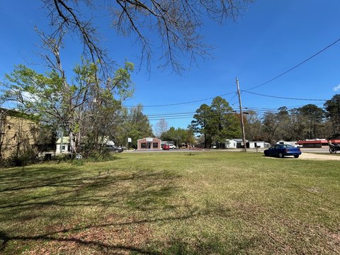Vacant Commercial Lot in Columbia