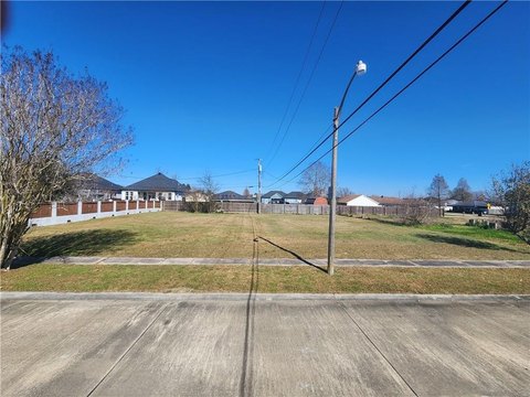 Land, Arabi, LA
