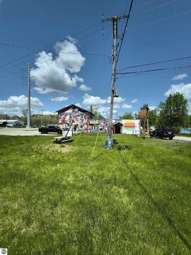 Corner-Lock Industrial Live/Work Building