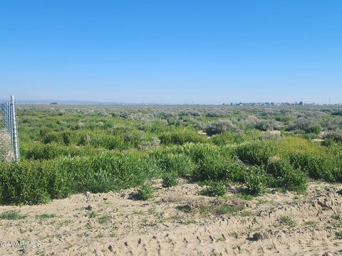 Land in East Lancaster