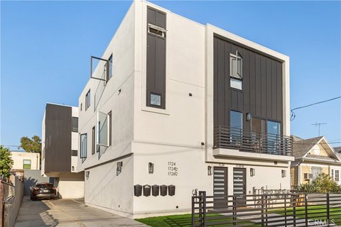Modern Los Angeles Quadruplex Investment