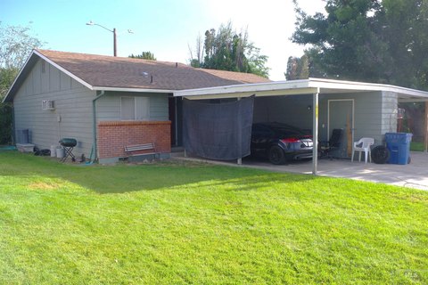 Duplex With Carport