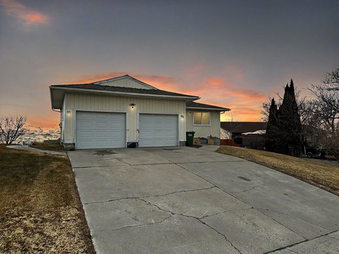 Turnkey Duplex with Valley Views