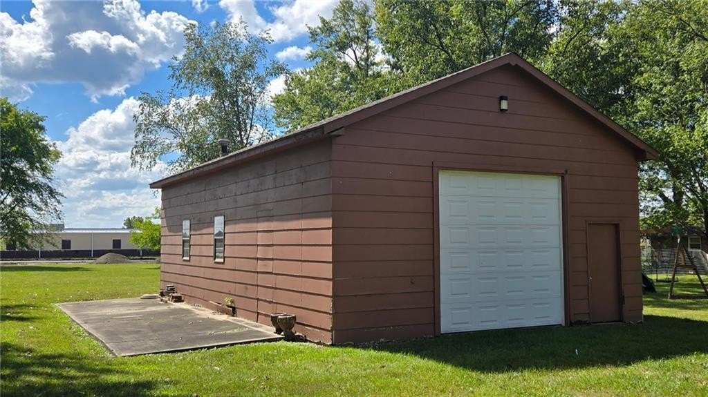 Grain Valley Storage Garage