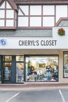 Scarsdale Retail Space in Center