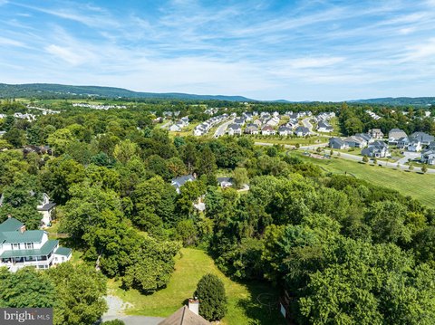 Residential Lot in Round Hill