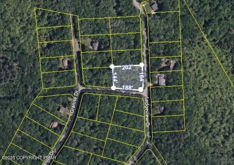 Land in Hawley, Pennsylvania