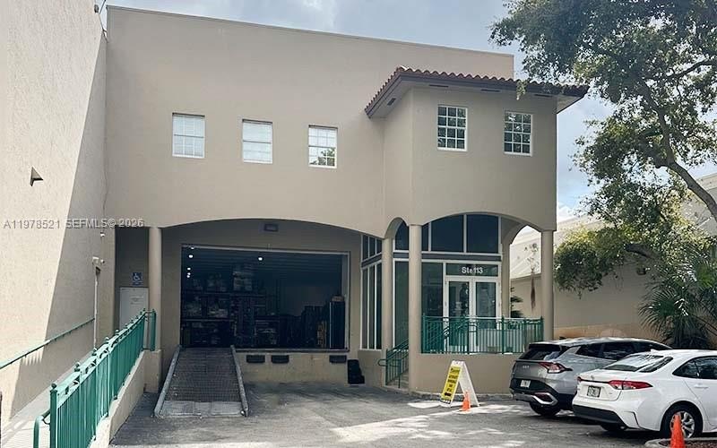 Doral Warehouse with High Ceilings