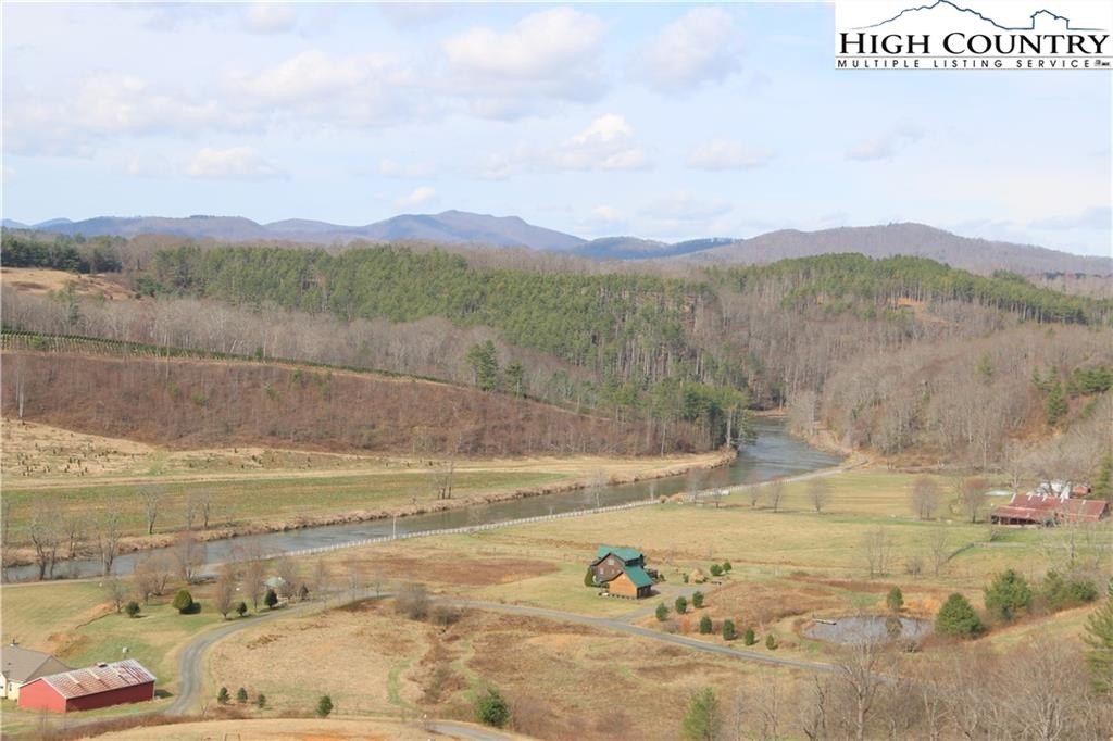 Versatile 8-Acre Mountain Wonderland